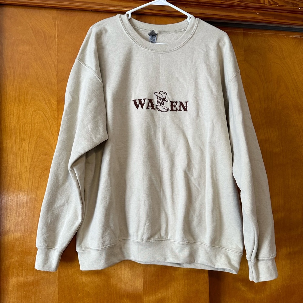 Cream Morgan Wallen crewneck embroidered